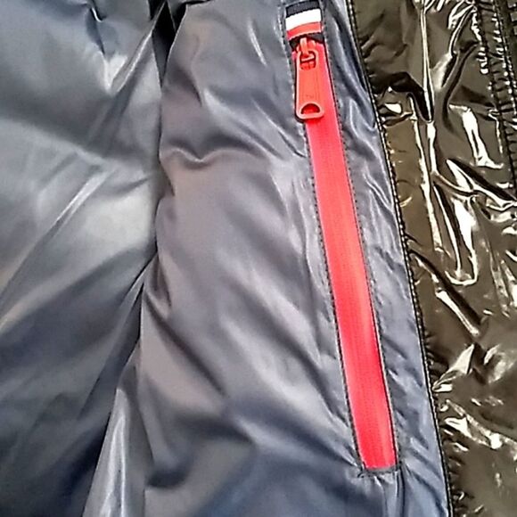 Tommy Hilfiger NWT Men's Black Shine Hooded Puffer Coat. Size Small - Picture 12 of 16